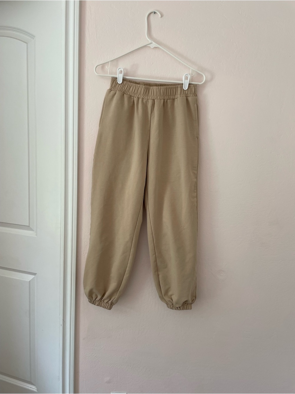 Yidarton Essential Elastic-Waist Joggers - Tan